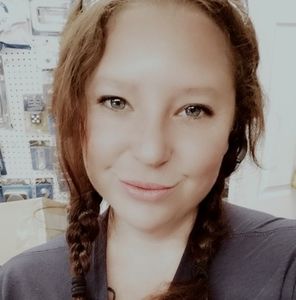 Meet your Posher, Valérie